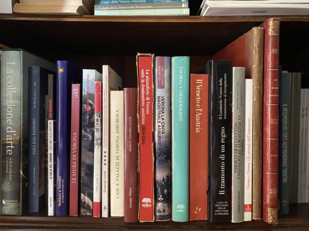 Biblio scaffale